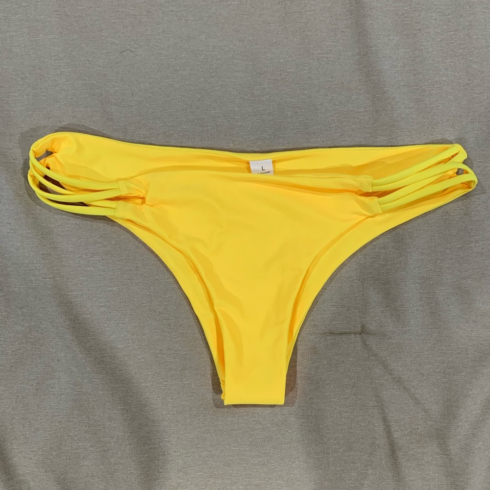 Yellow Bikini Bottom, Large